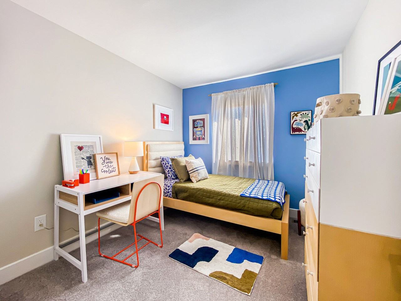 Buckingham Place - Photo 7 of 36