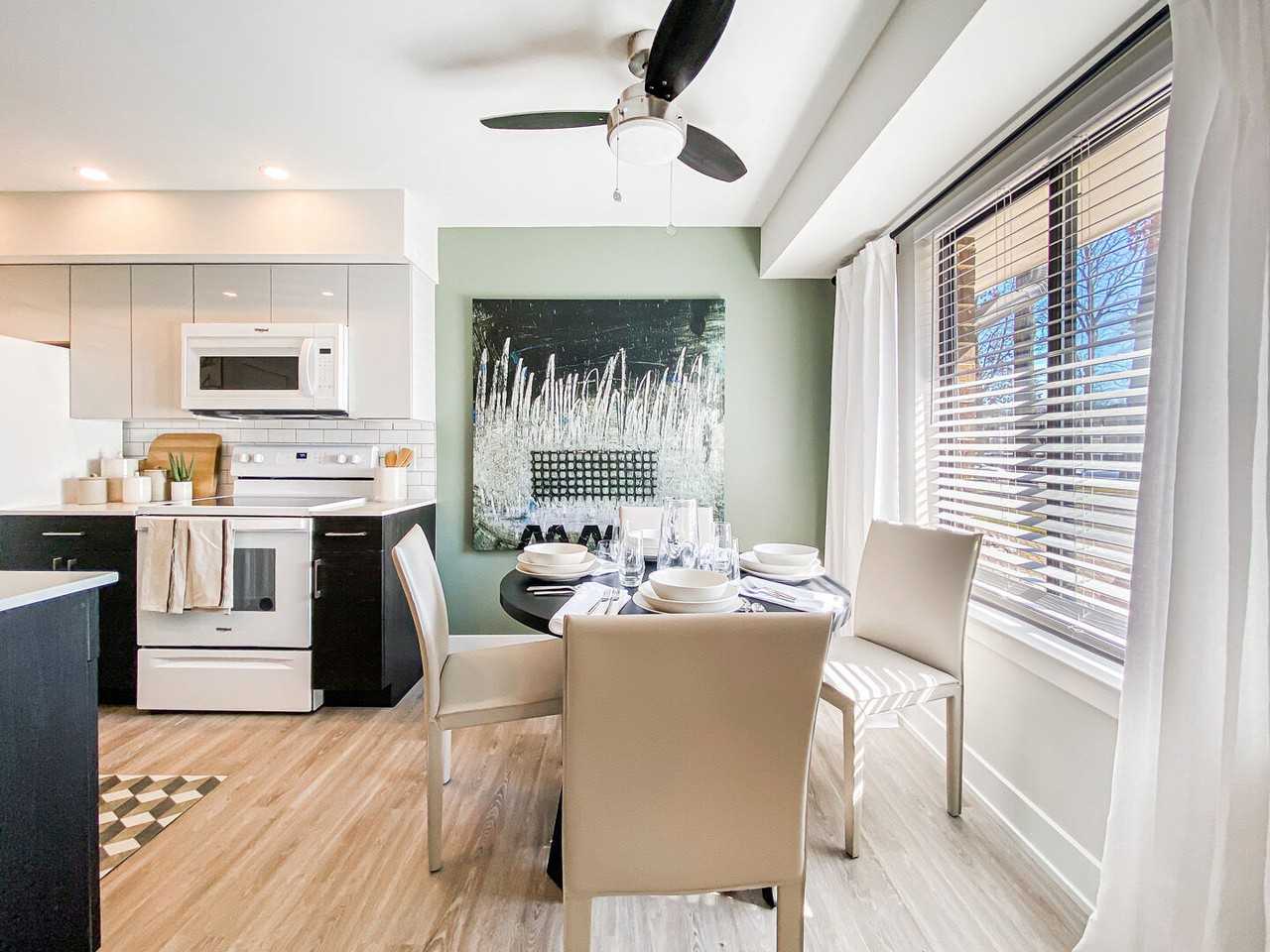 Buckingham Place - Photo 3 of 36