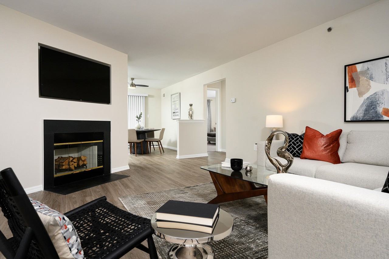 Exeter Village Apartments - Photo 5 of 41