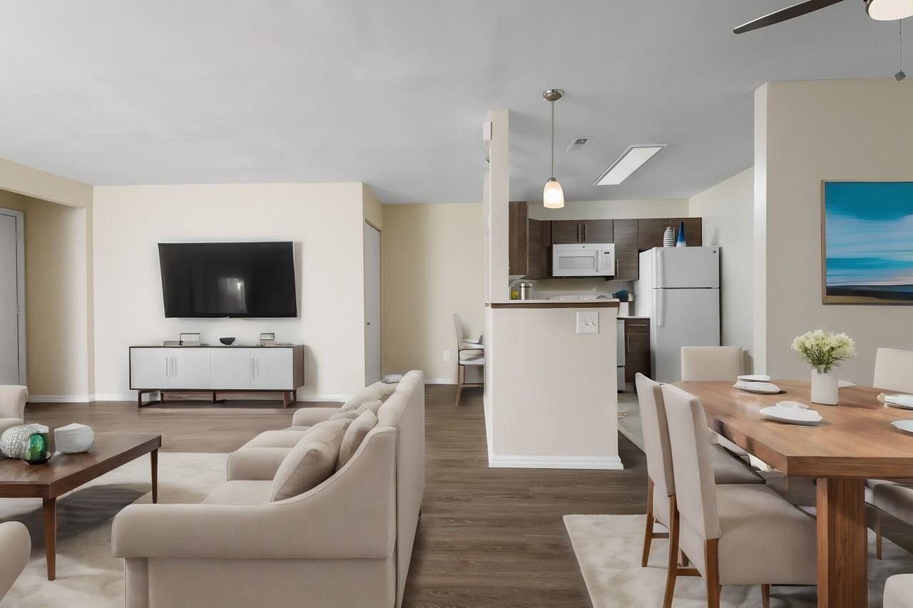 Sophias Place West - Photo 4 of 36