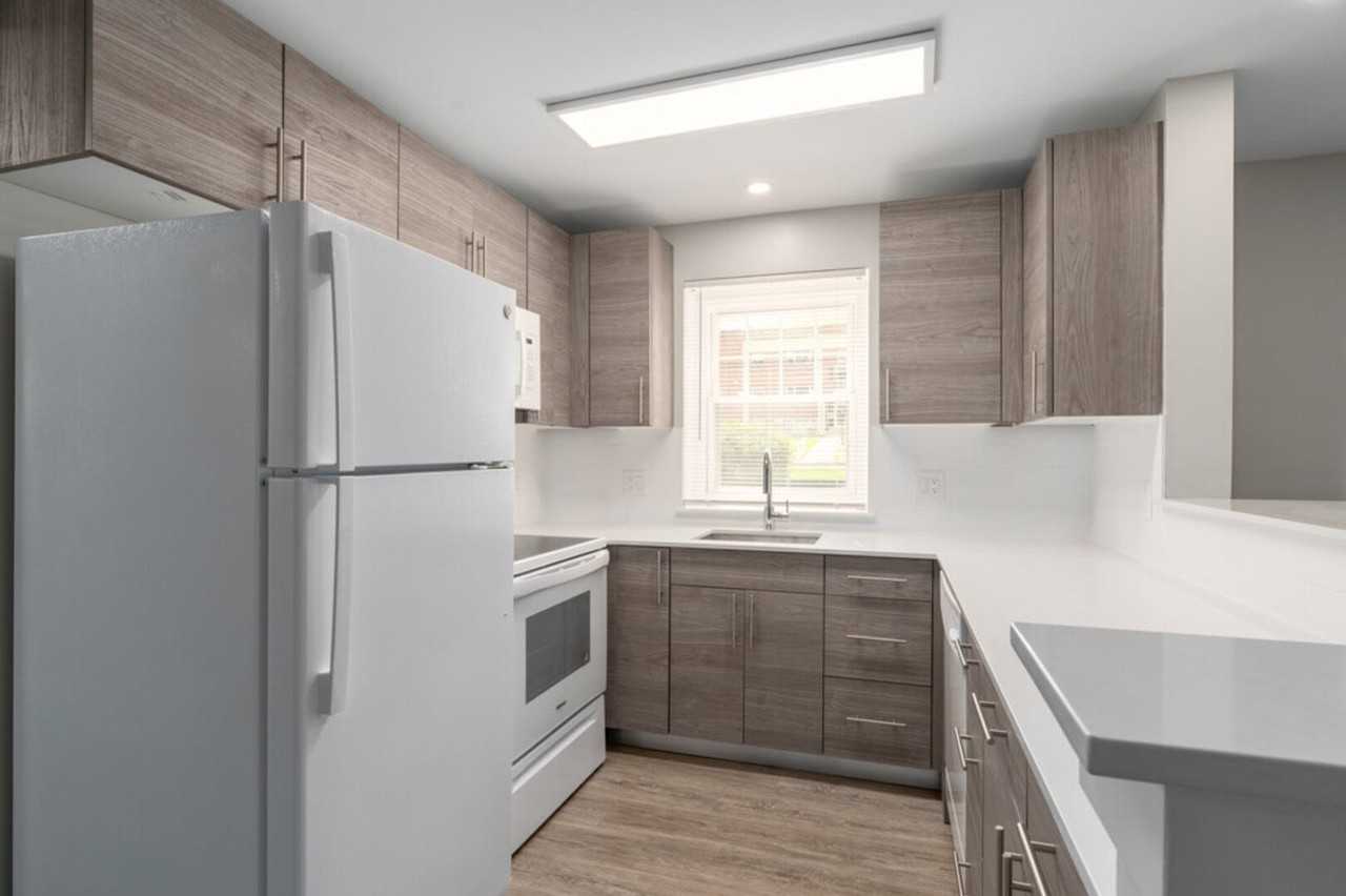 Spruce Court Apartments - Photo 3 of 21