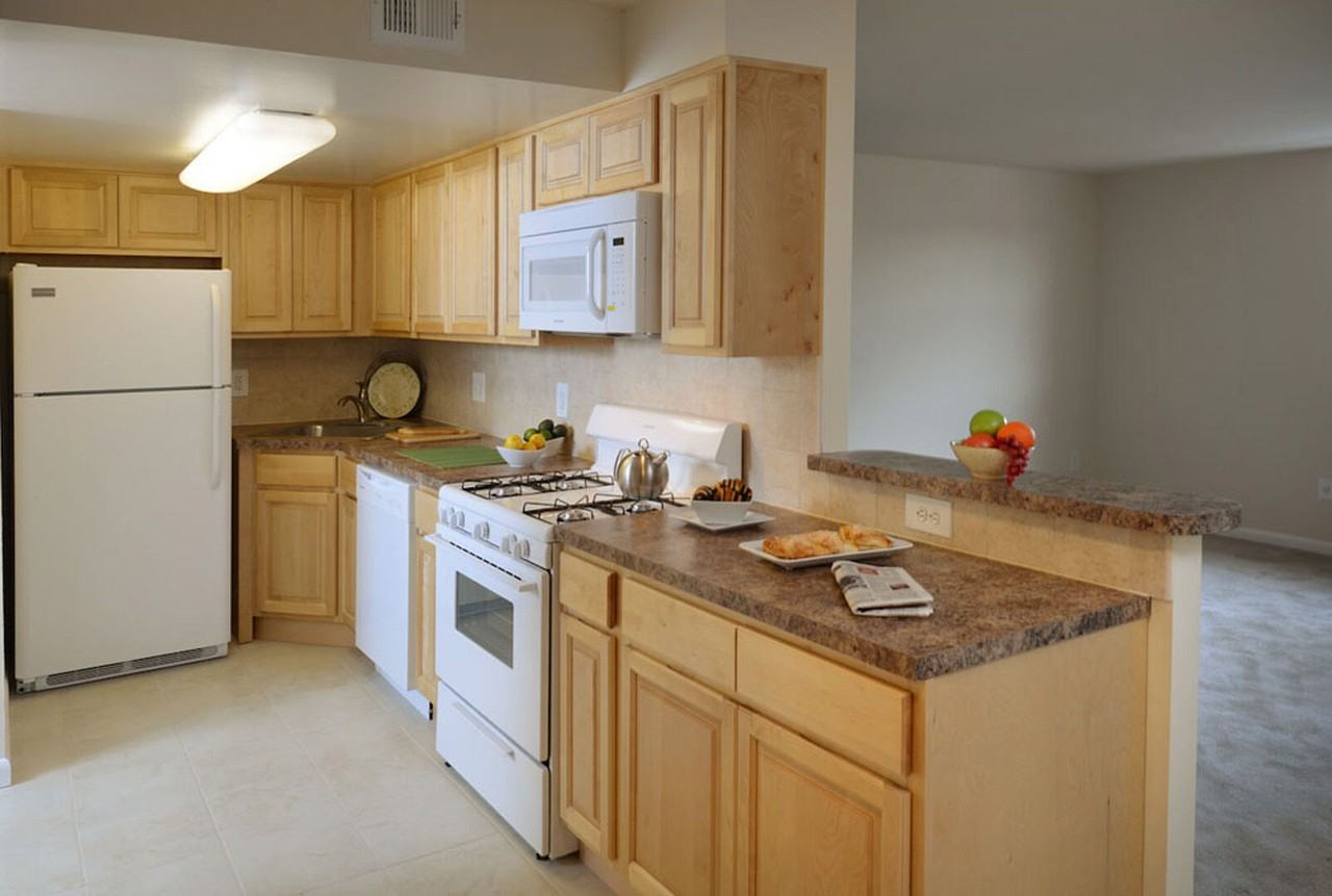 Spruce Court Apartments - Photo 4 of 21