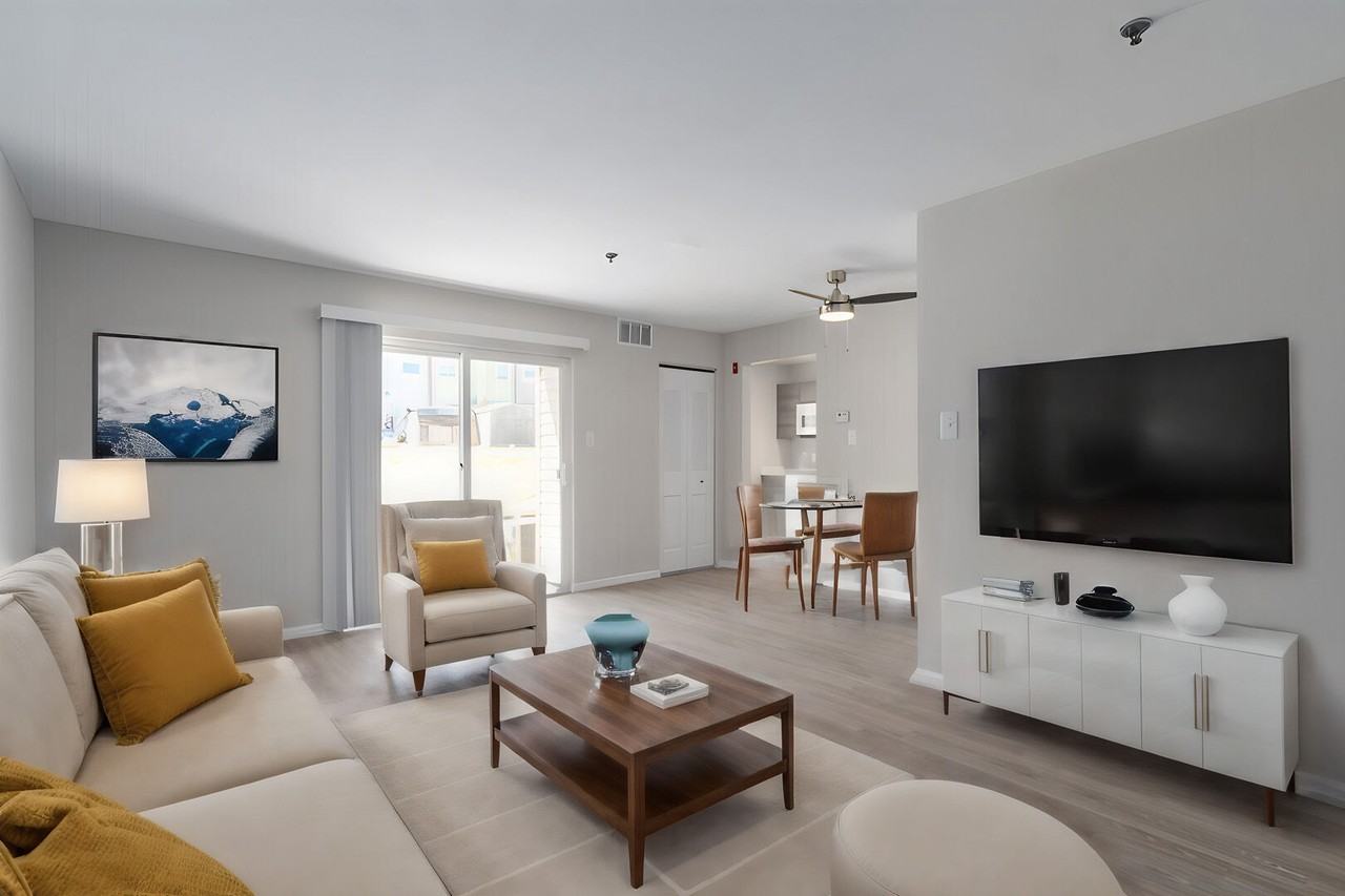 Sophias Place East - Photo 6 of 35