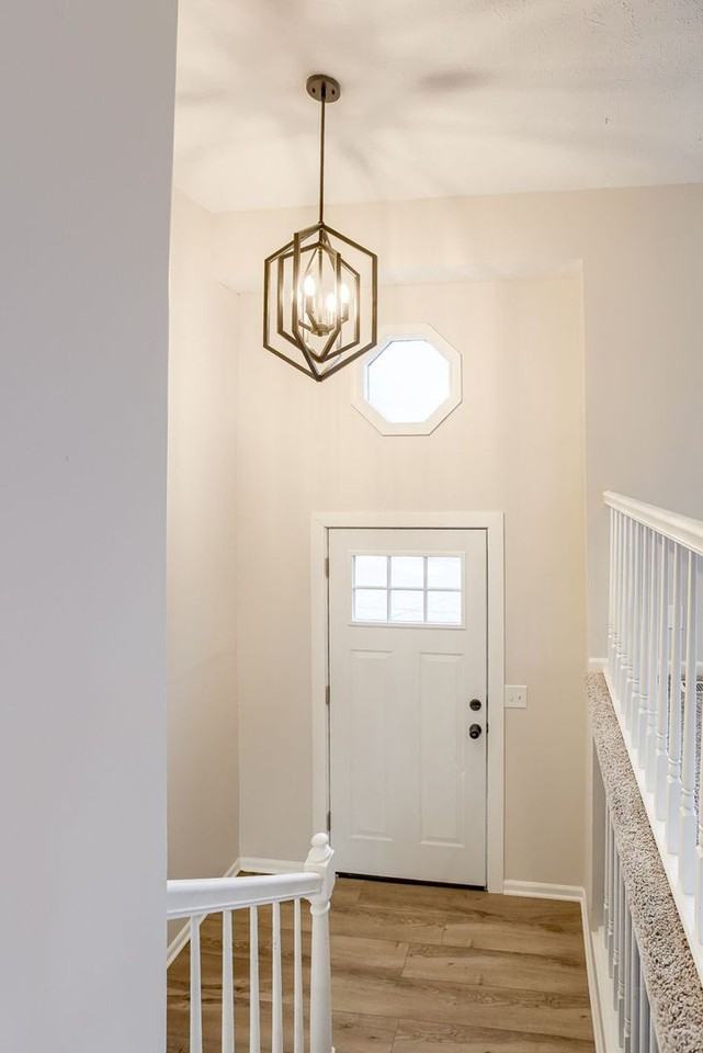 7926 Primrose Ct - Photo 2 of 26