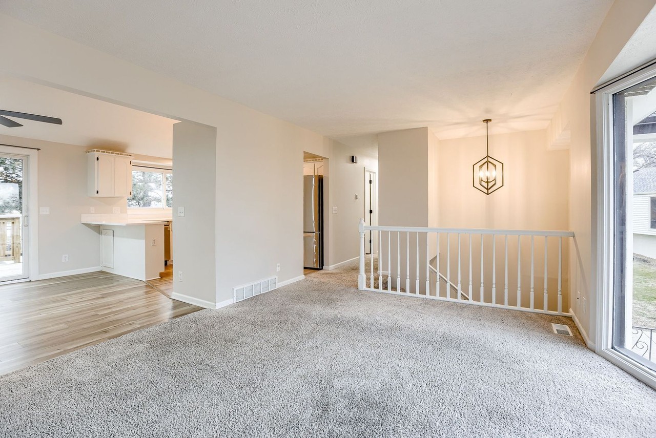 7926 Primrose Ct - Photo 3 of 26