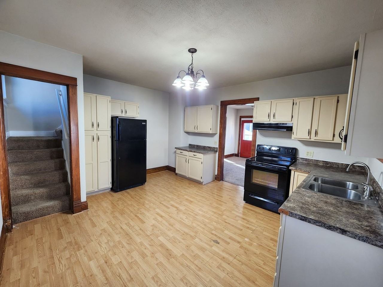 702 E 1st St - Photo 2 of 27
