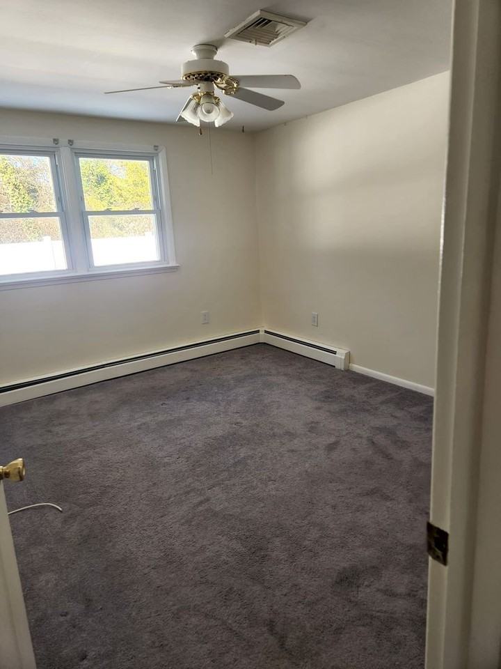 254 Admiral Ave - Photo 6 of 9