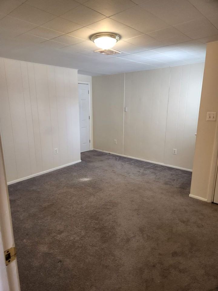 254 Admiral Ave - Photo 7 of 9