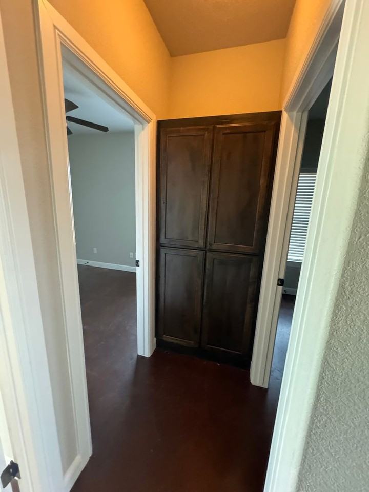 211 Walker Ln - Photo 6 of 13