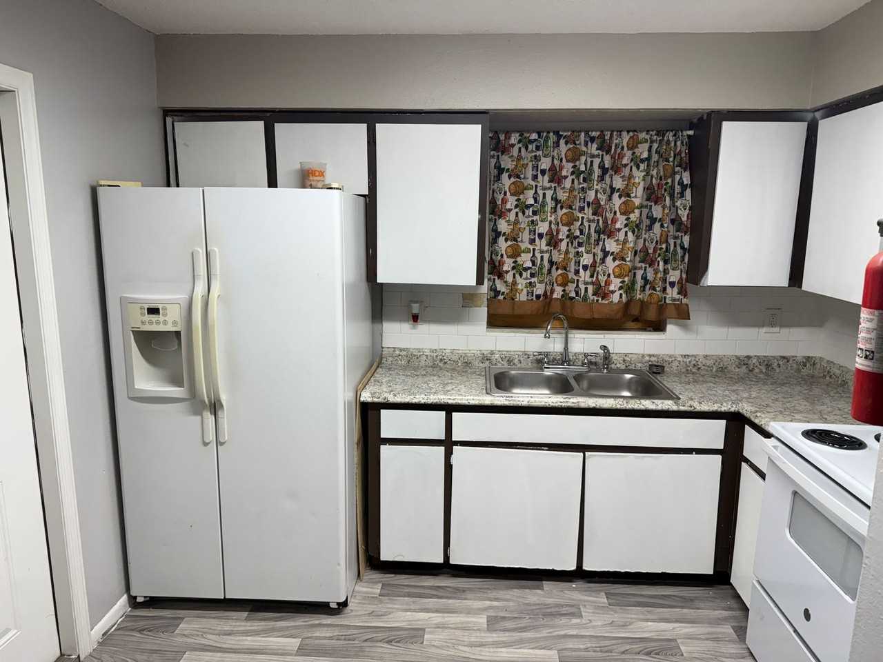 3202 N 49th St - Photo 3 of 16