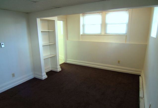 1550 E. Broad St. - Photo 4 of 15