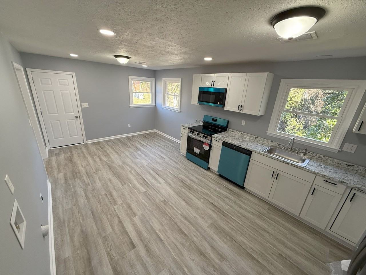 2 Waddell Road - Photo 4 of 10