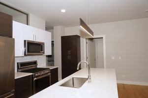 featured image of 1639 W Grand Ave