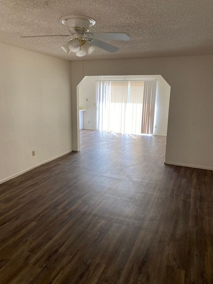 5233 W Altadena Ave - Photo 3 of 10