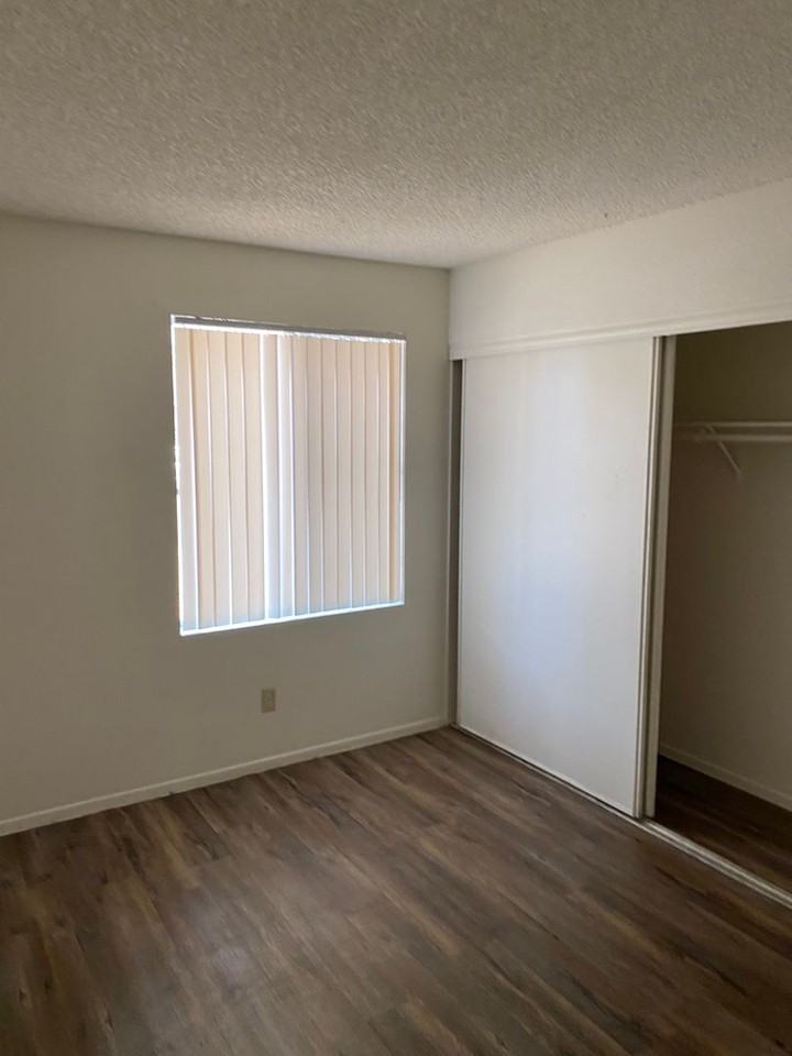 5233 W Altadena Ave - Photo 7 of 10