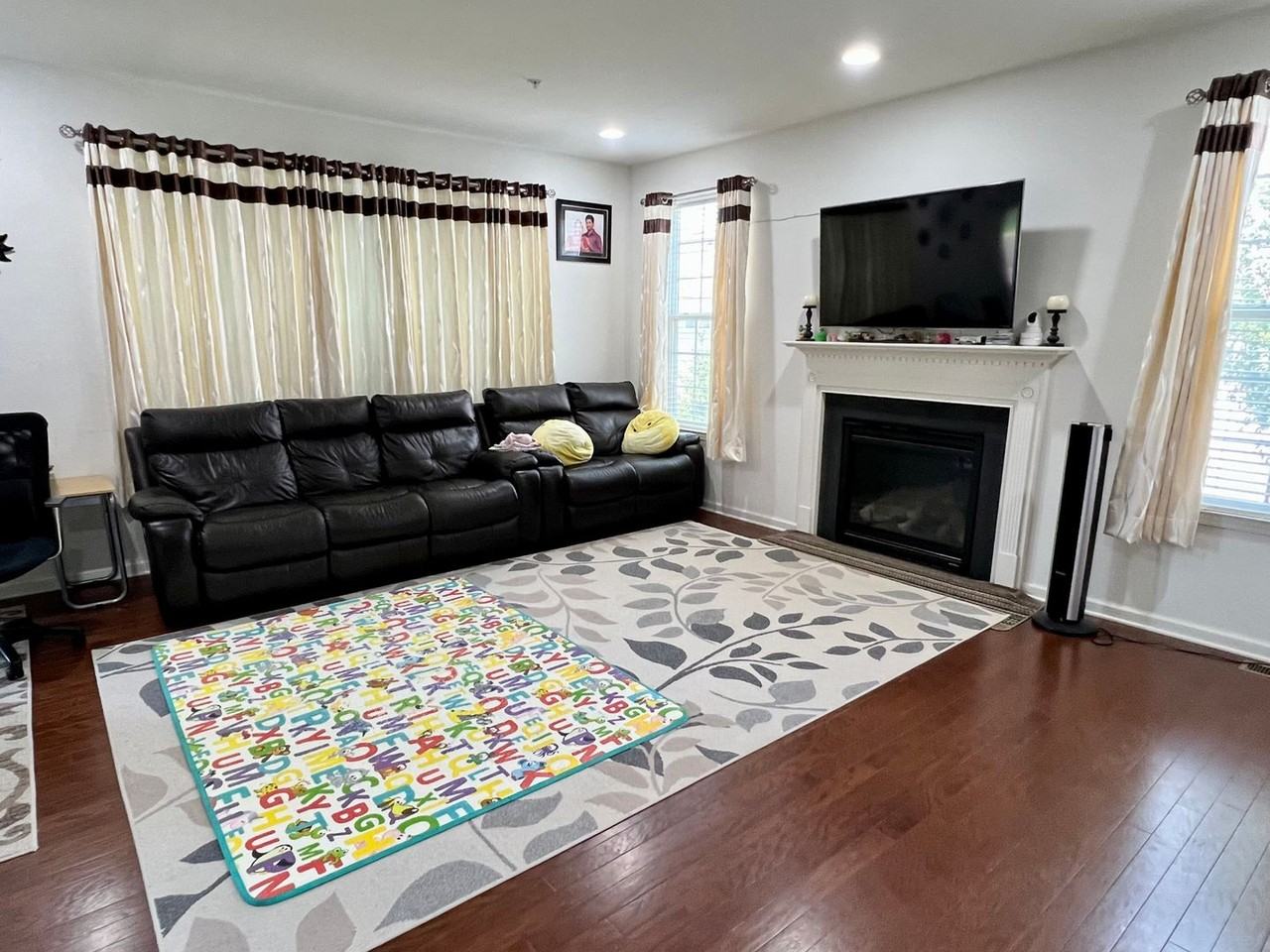 151 Fairfield Cir N - Photo 2 of 29