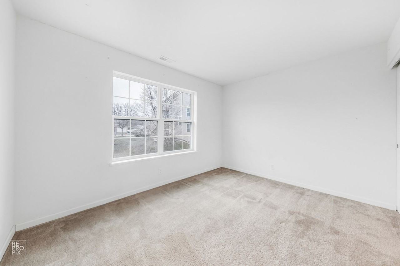 7109 Hidden Green Cir - Photo 3 of 11