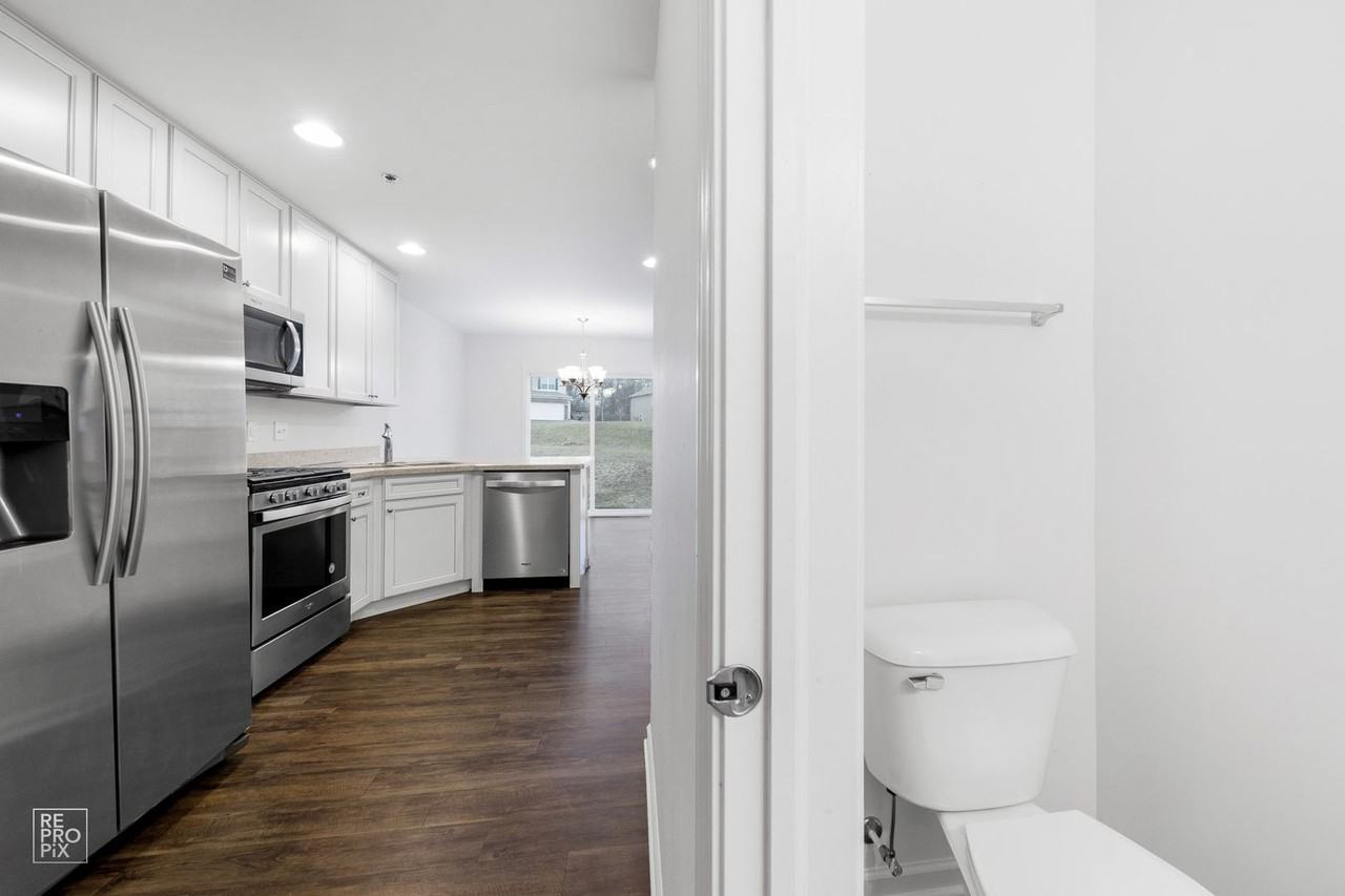 7109 Hidden Green Cir - Photo 6 of 11