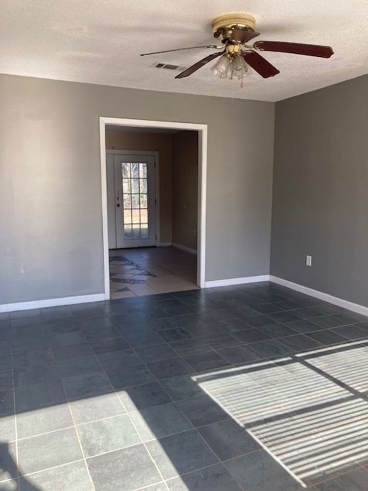 2601 Samuel St - Photo 2 of 11