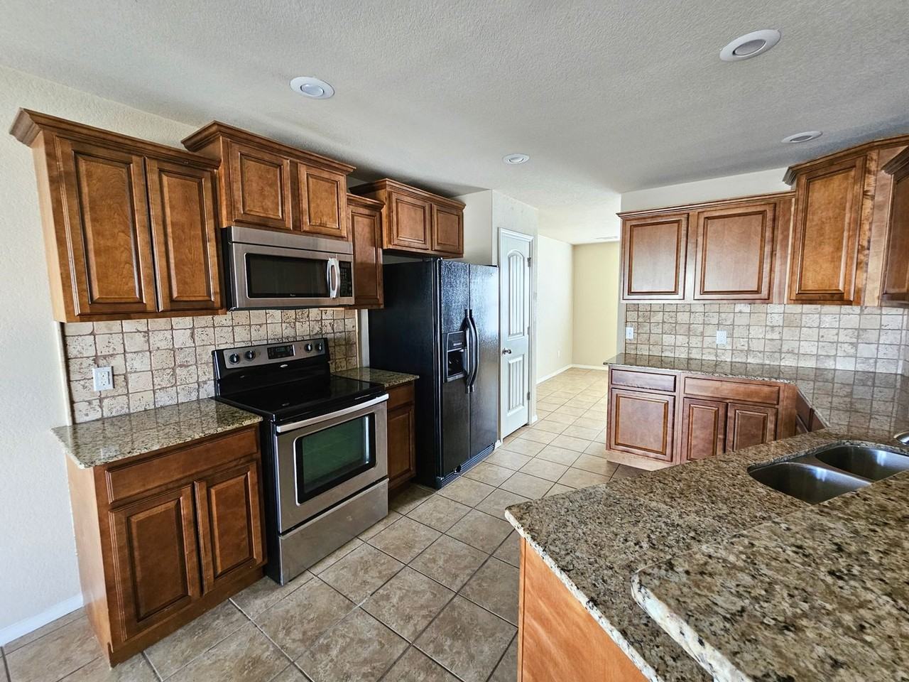 605 Torrington Way - Photo 2 of 25