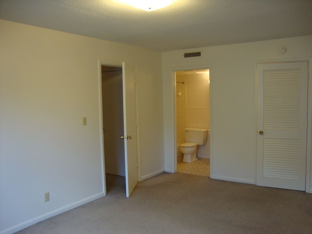 300 Jefferson - Photo 2 of 37