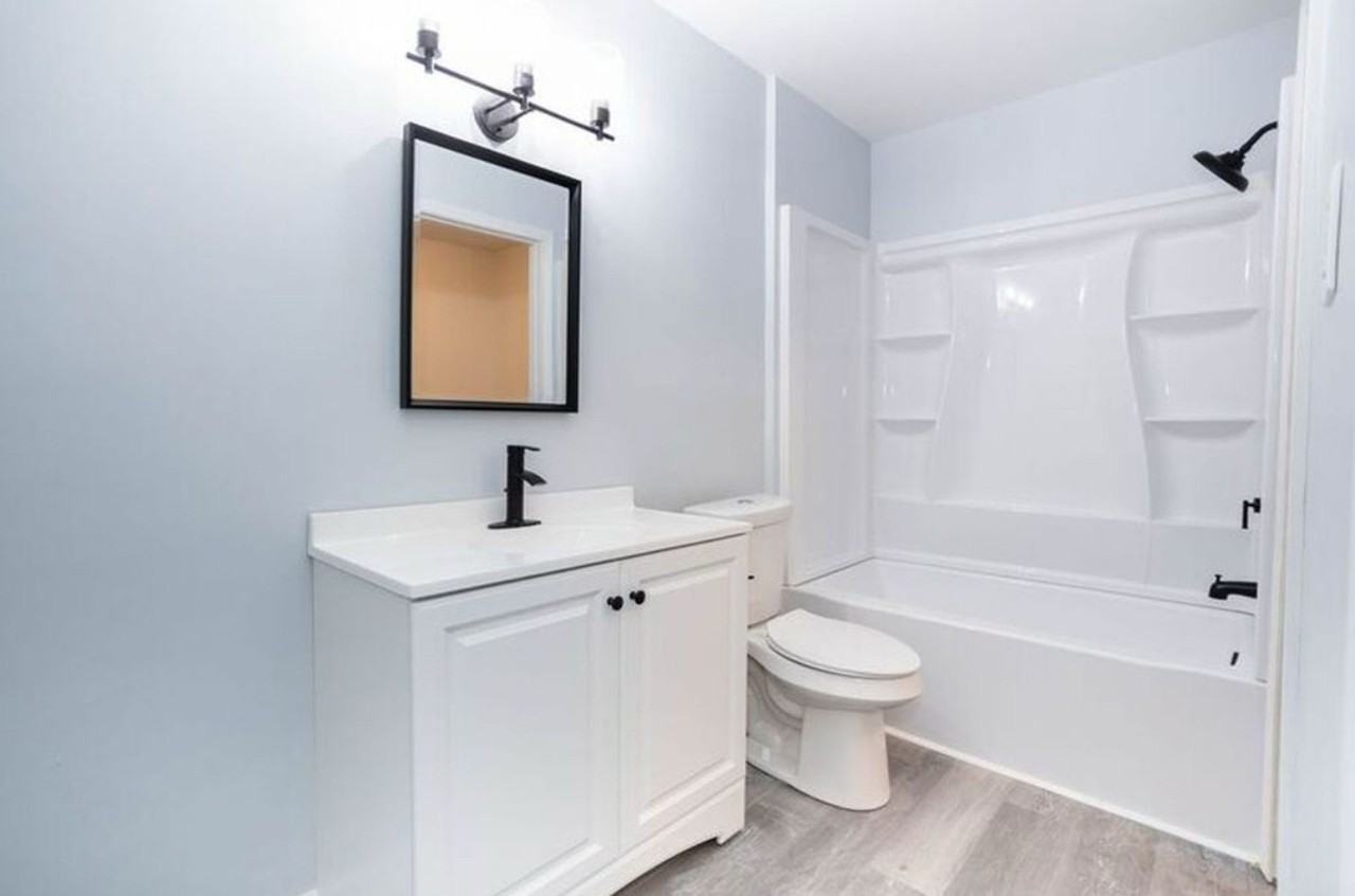 Miller Chateau Apartments - Photo 2 of 7