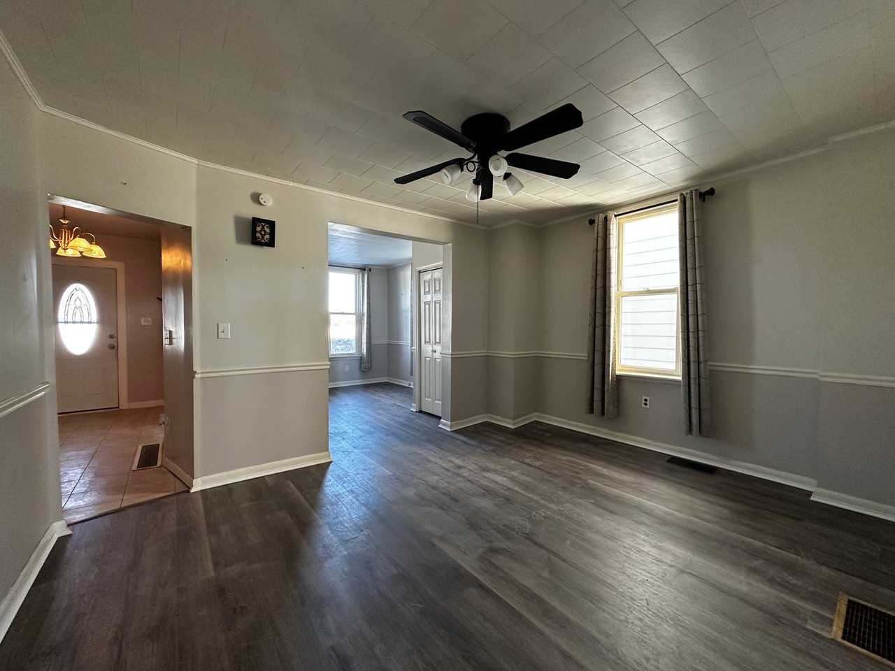 120 Maple St - Photo 3 of 15