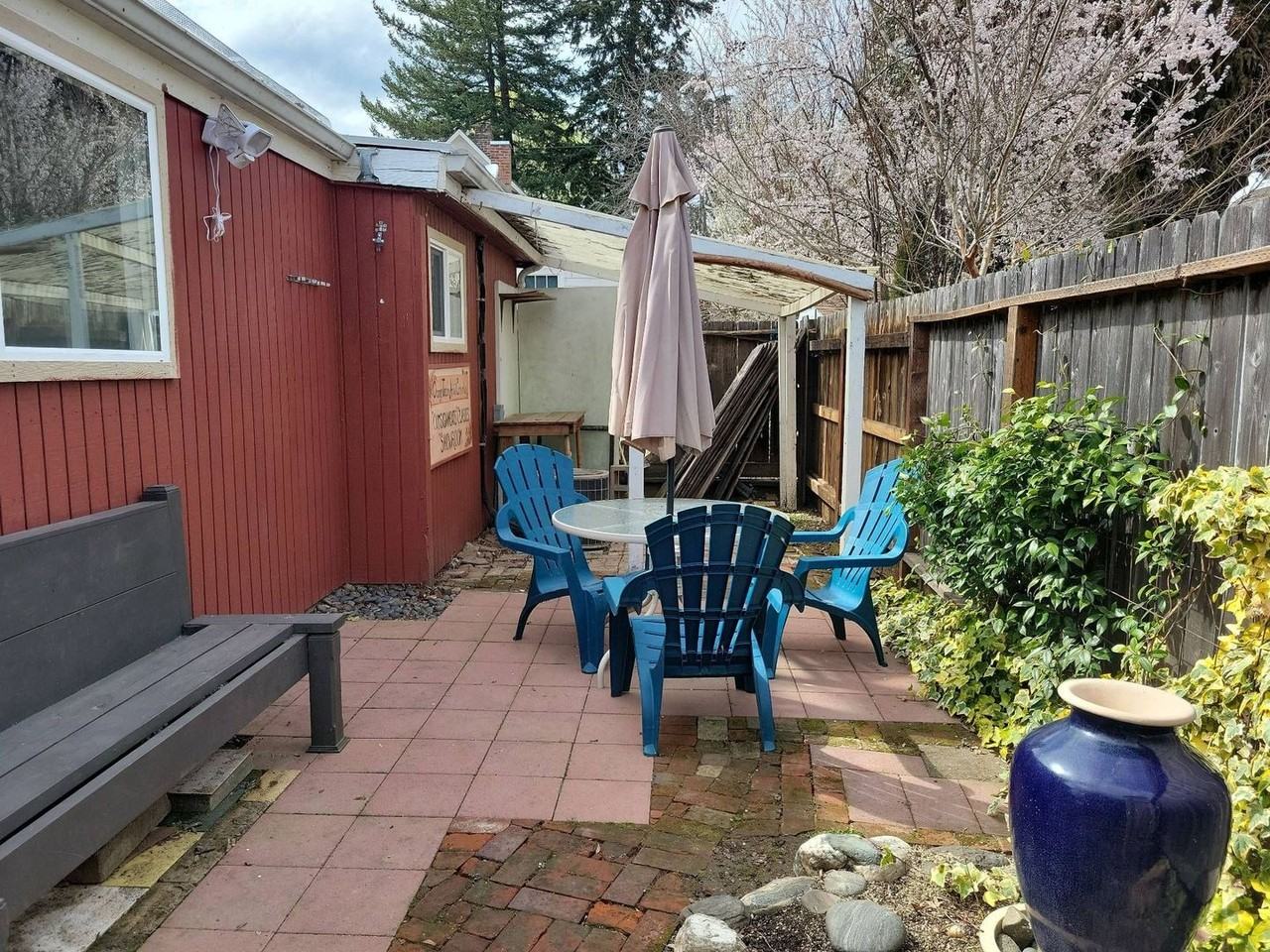 225 E C St - Photo 2 of 19