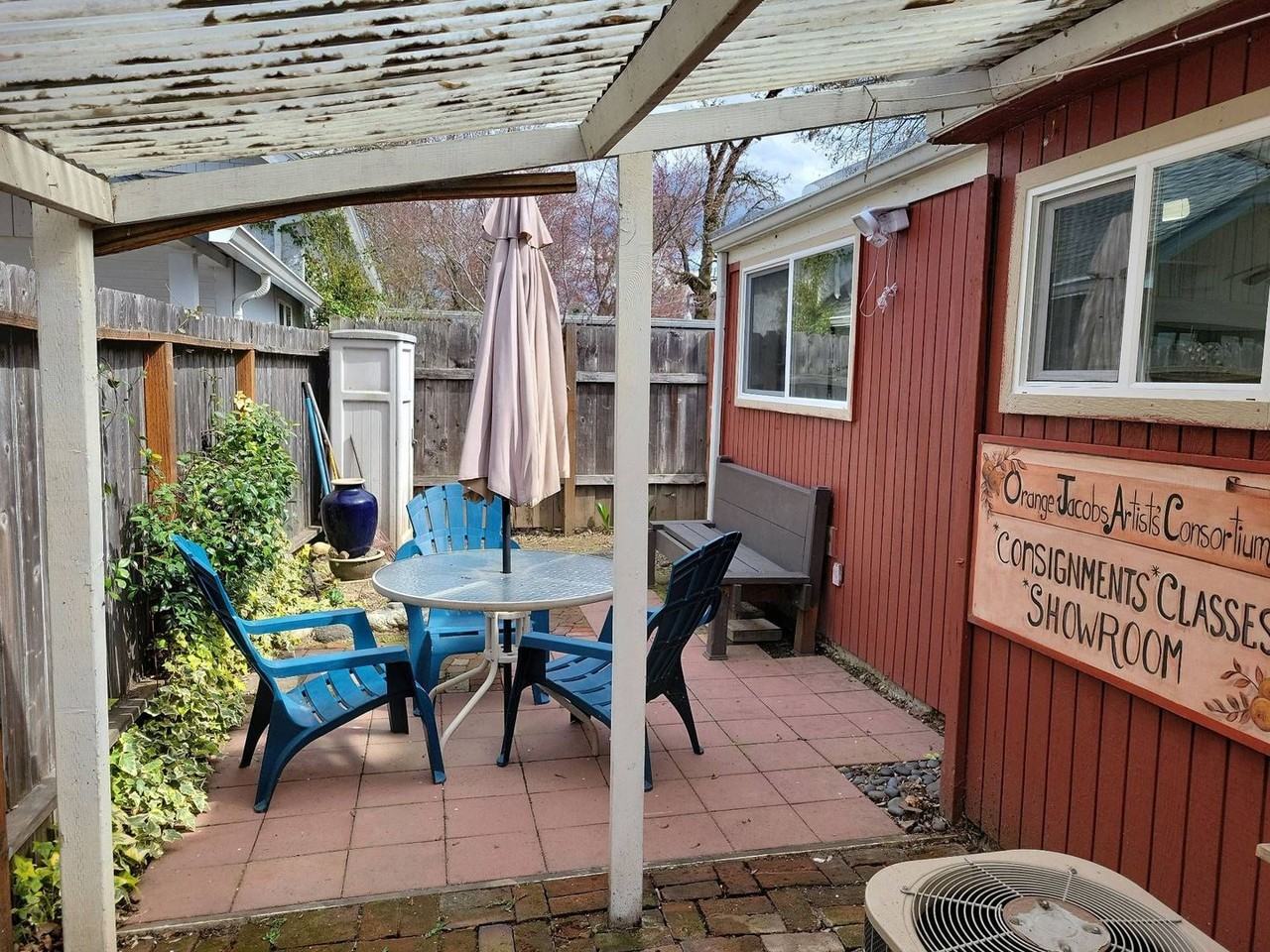 225 E C St - Photo 3 of 19