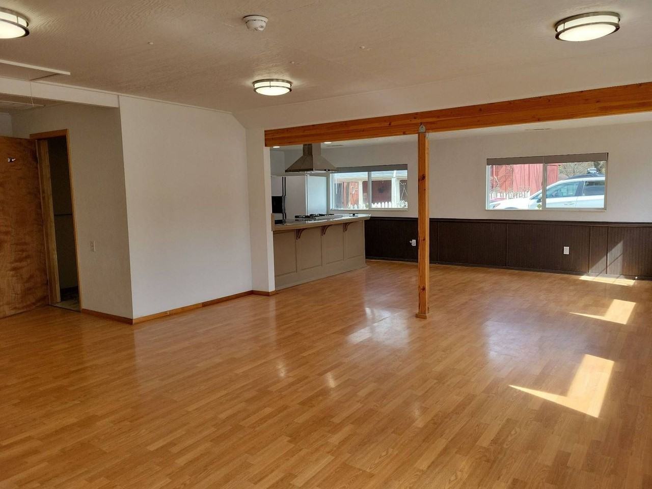 225 E C St - Photo 4 of 20