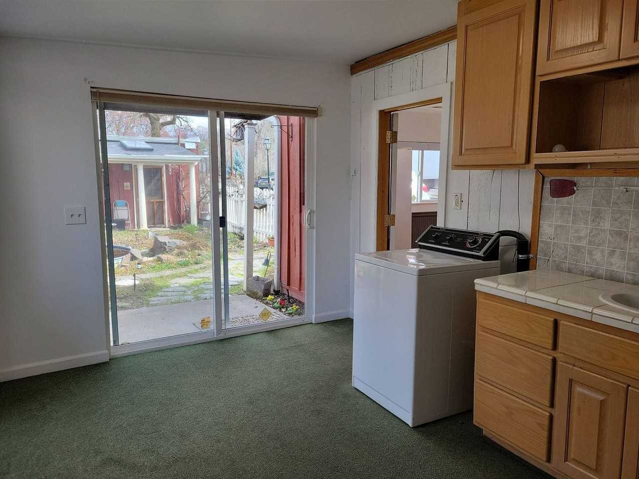 225 E C St - Photo 7 of 20