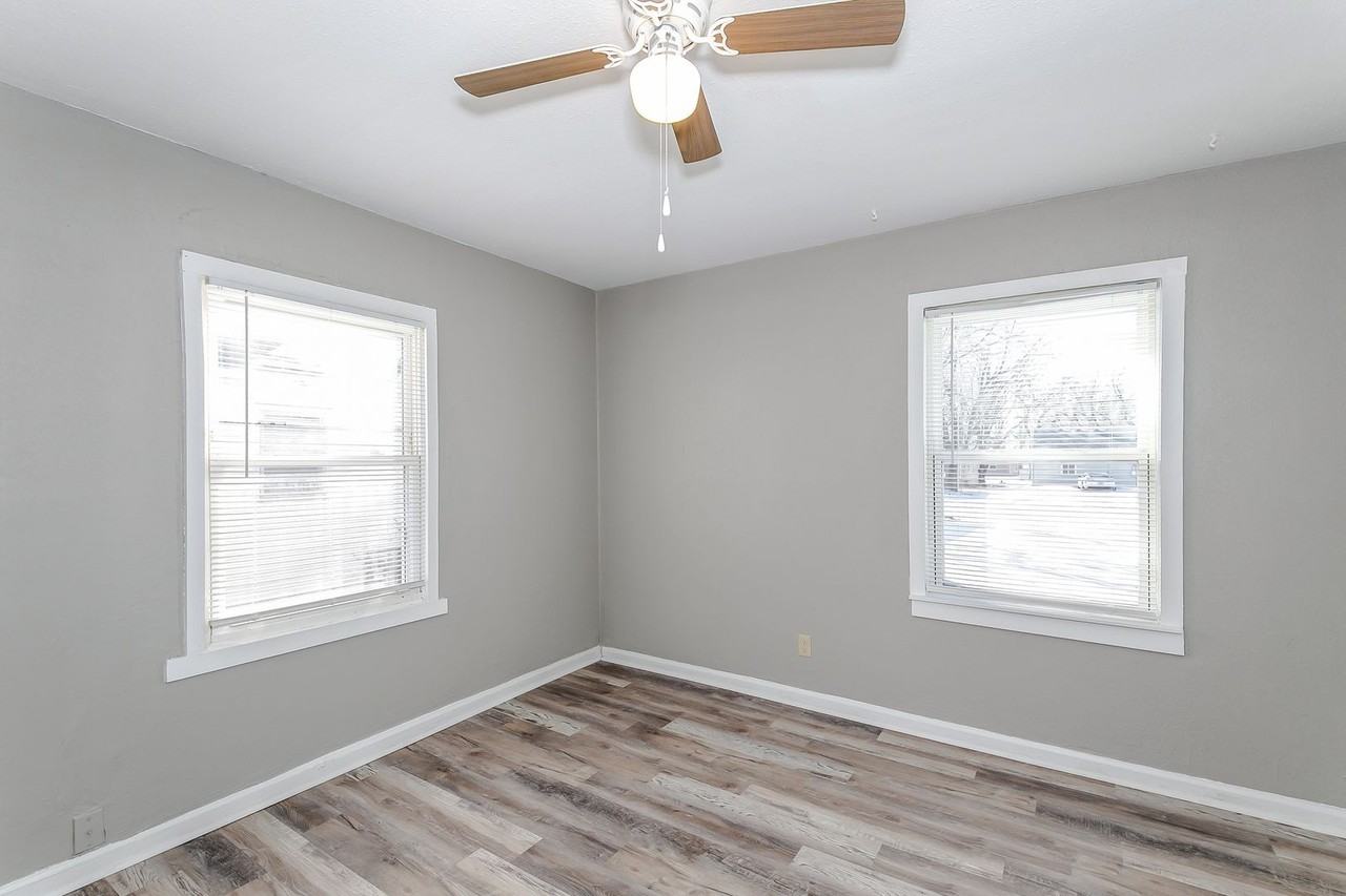 849 S Pershing St - Photo 5 of 8