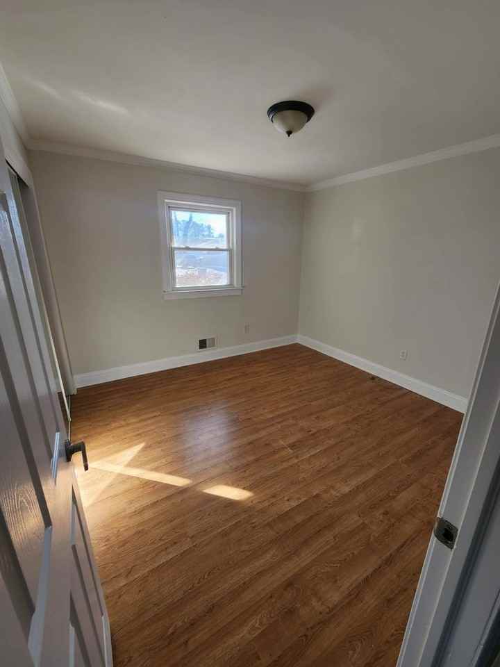 744 Cable Ave - Photo 6 of 11