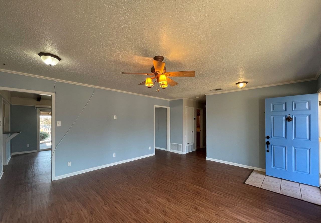1800 Wilshire Dr - Photo 3 of 34