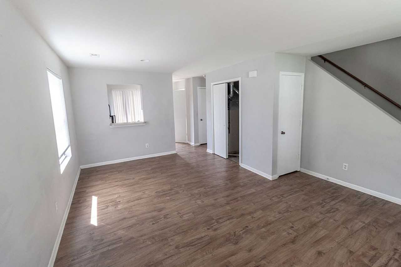 3283 S Brampton Ct - Photo 4 of 27