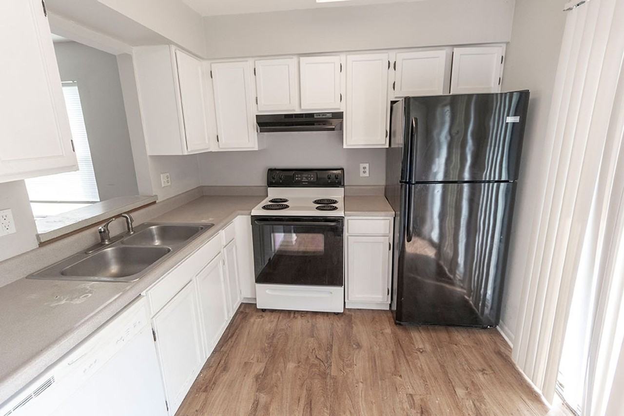 3283 S Brampton Ct - Photo 6 of 27