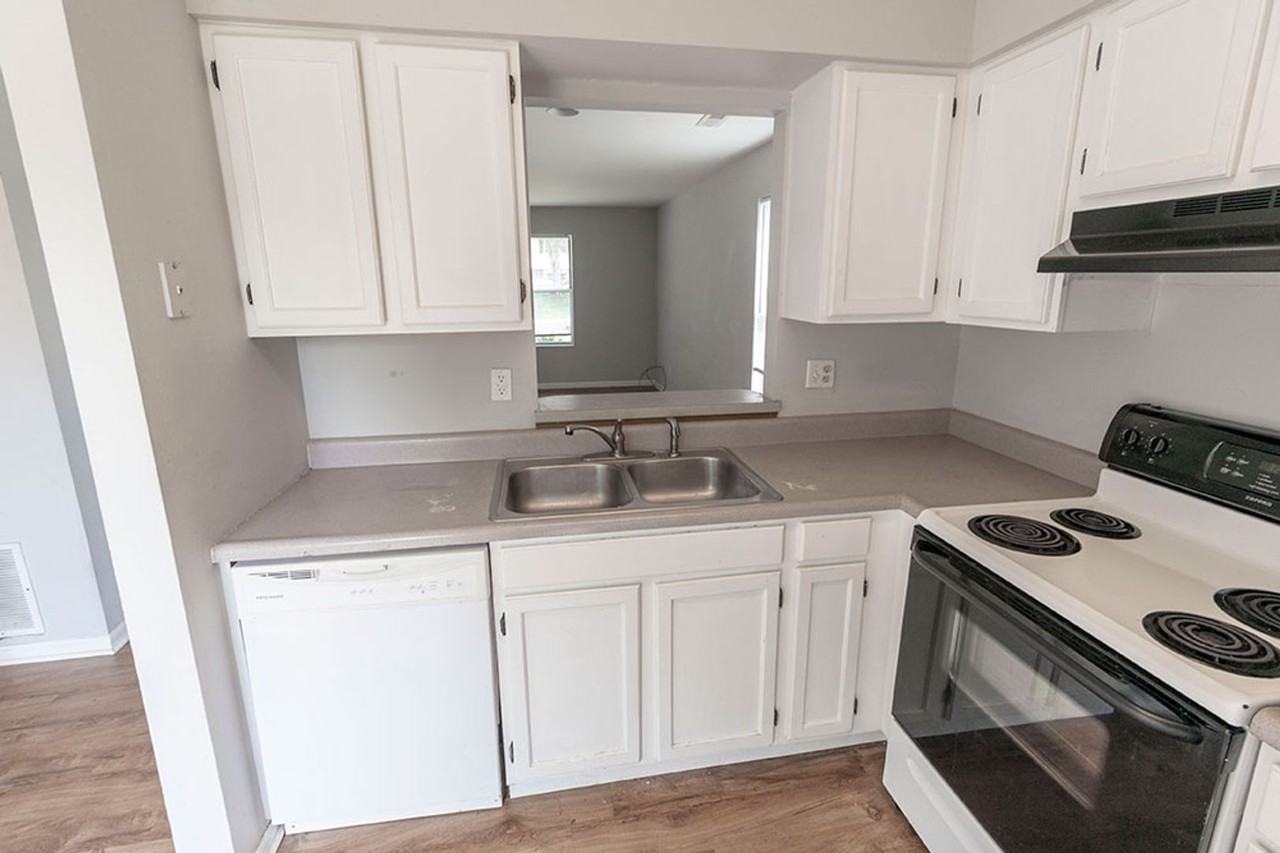 3283 S Brampton Ct - Photo 7 of 27