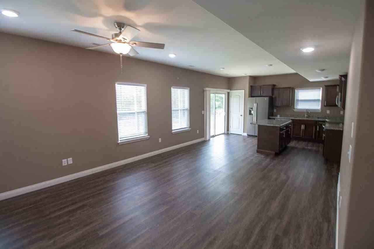 2810 Amberwood Ct - Photo 4 of 29