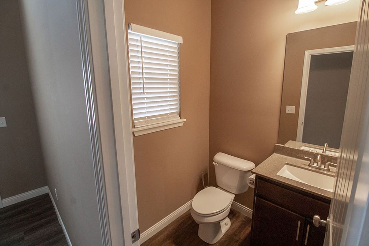 2810 Amberwood Ct - Photo 4 of 29