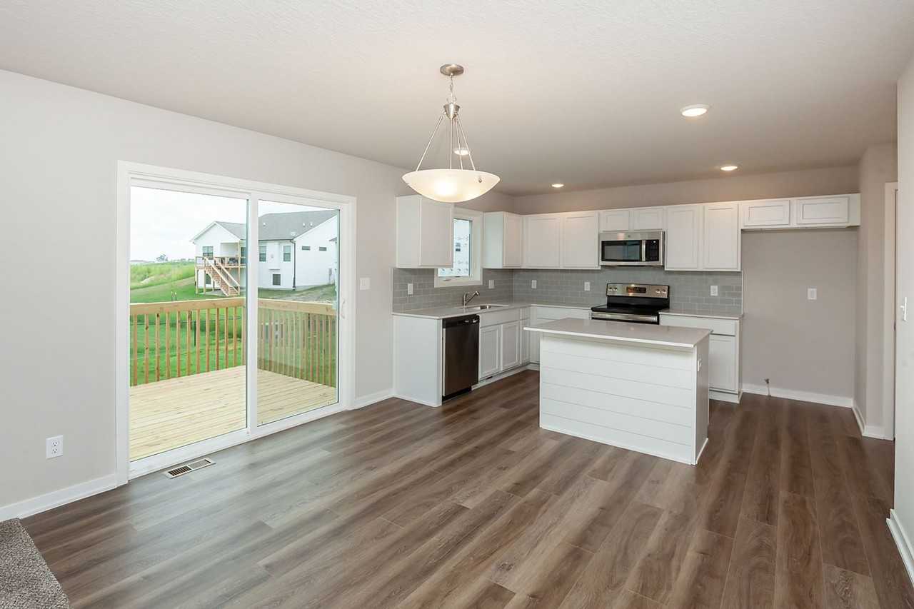 4102 Ne 7th St - Photo 6 of 24