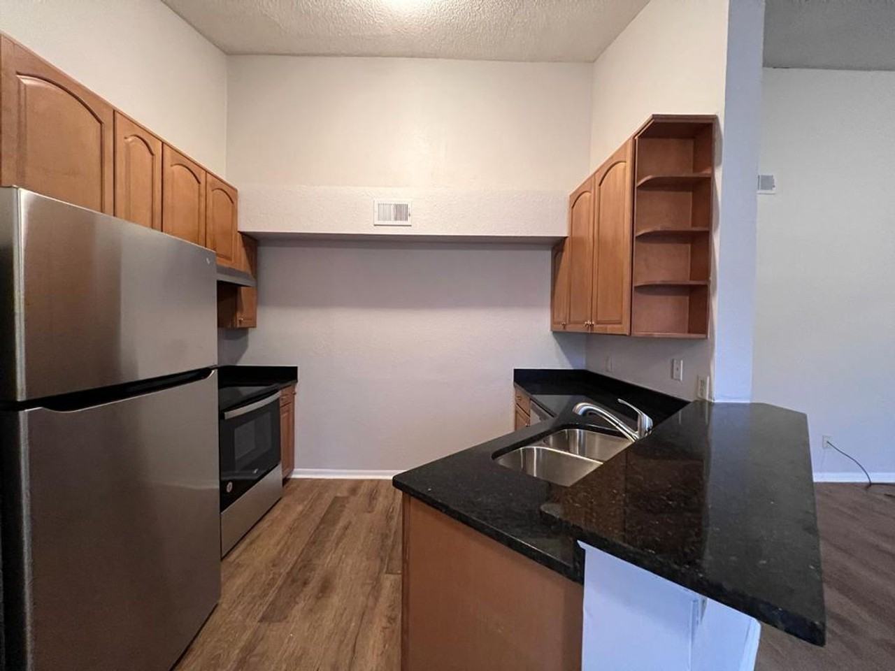 4803 Normandy Pl - Photo 4 of 18
