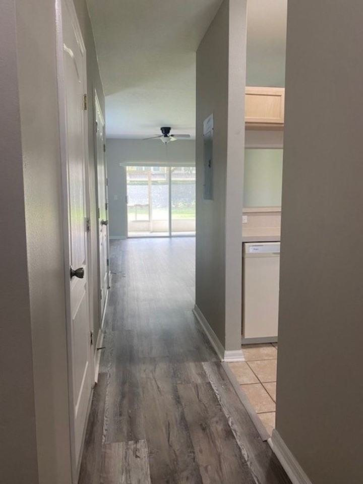 531 Steeplechase Ln - Photo 3 of 17