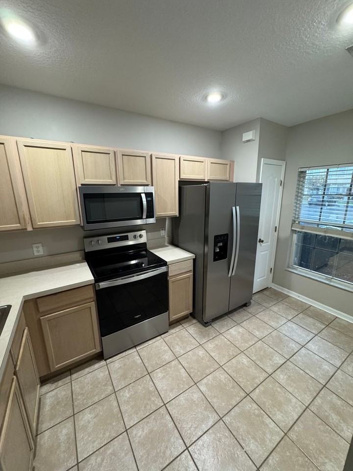 531 Steeplechase Ln - Photo 5 of 17