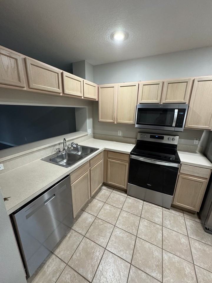 531 Steeplechase Ln - Photo 7 of 17