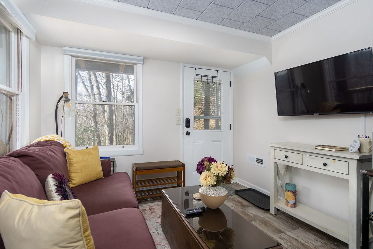 94 94 Westminster Terrace - Photo 4 of 36