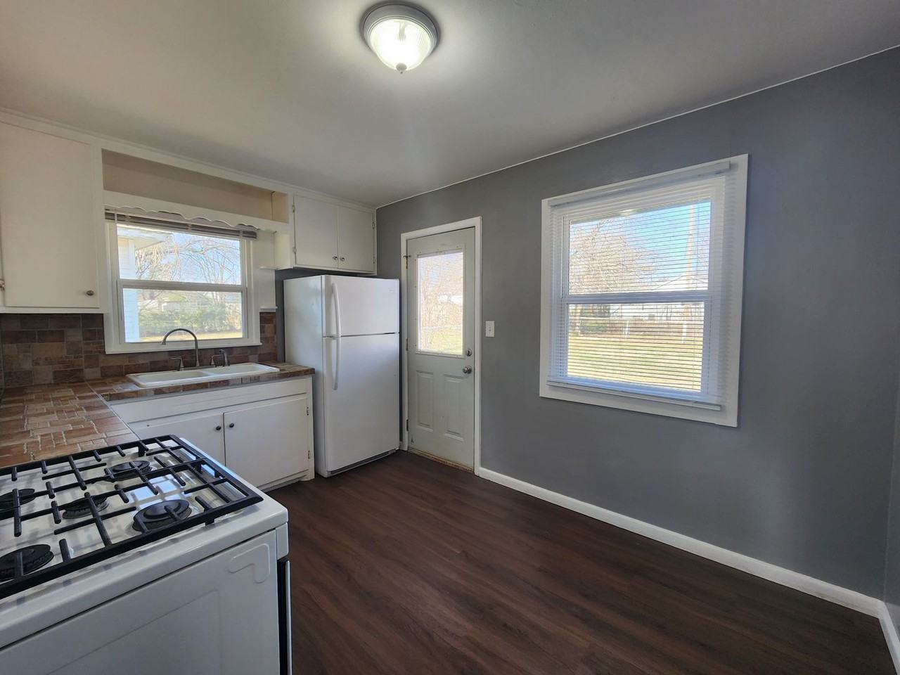 1214 Rose Dr - Photo 7 of 30