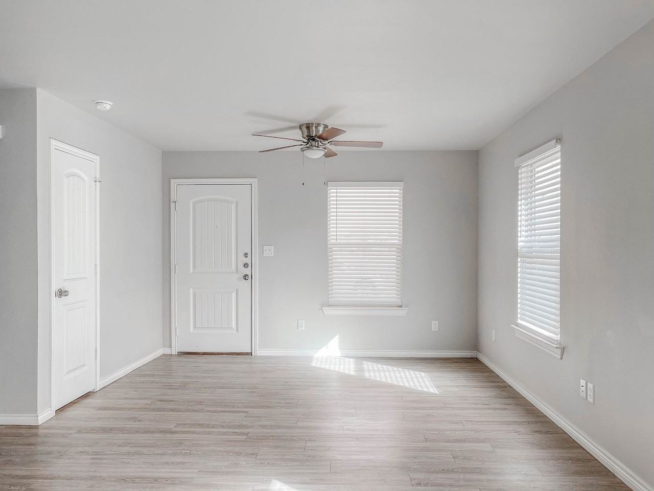 2406 Fir Ave - Photo 5 of 15