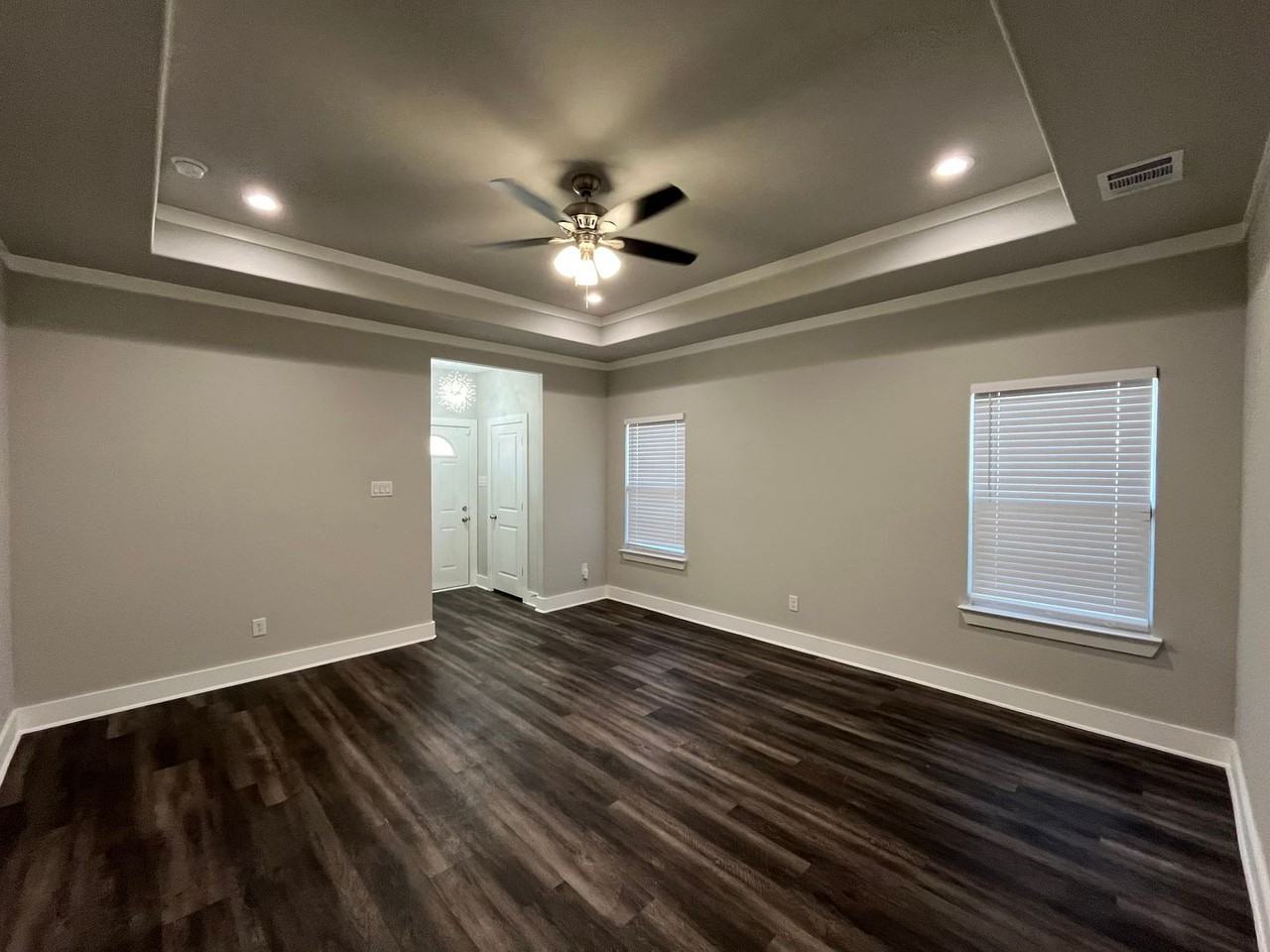 4230 Idaho Ave - Photo 3 of 14