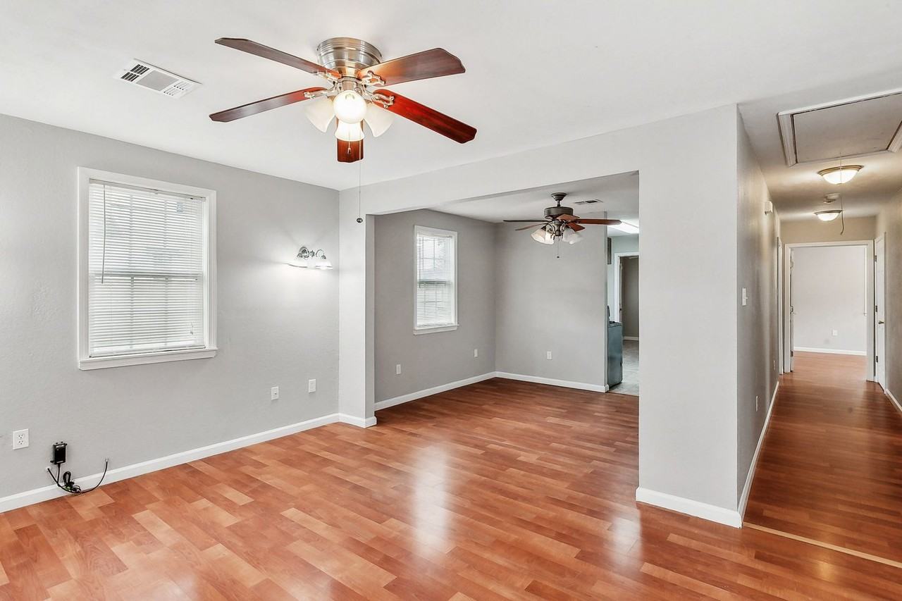 4604 Frenchmen St - Photo 2 of 12