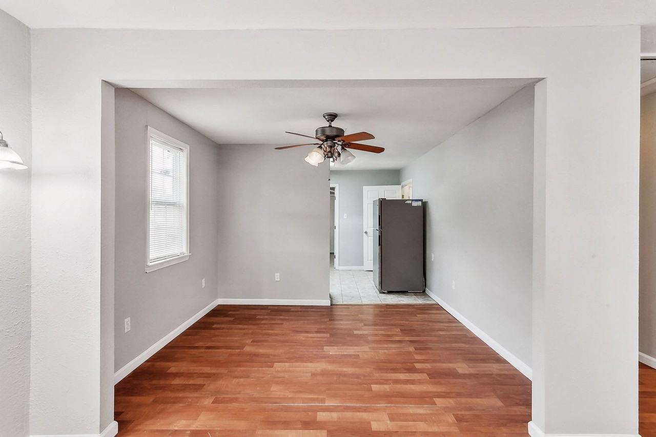 4604 Frenchmen St - Photo 3 of 12